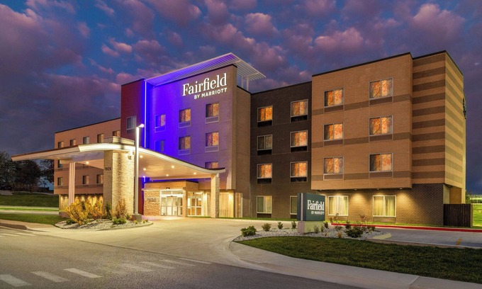 I-435 West KC-KS Hotel | Fairfield by Marriott Inn & Suites Kansas City at The Legends