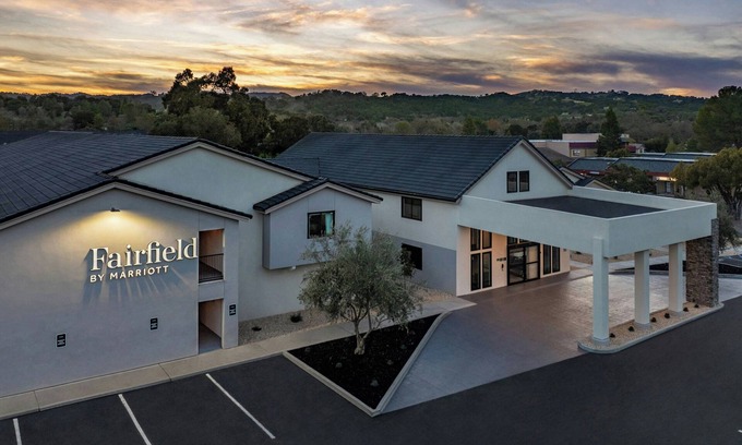 Atascadero Hotel | Fairfield by Marriott Inn & Suites Atascadero