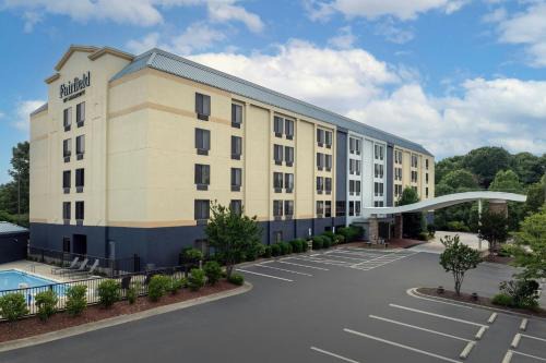 Winston - Salem Hotel | Fairfield Inn and Suites by Marriott Winston Salem/Hanes