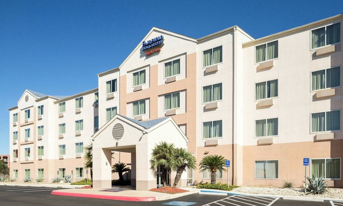Downtown San Antonio Hotel | Fairfield Inn & Suites by Marriott San Antonio Market Square