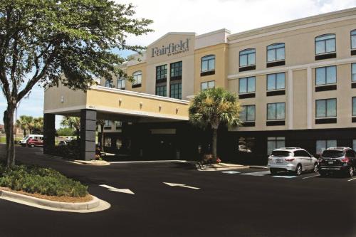 North Charleston Hotel | Fairfield Inn & Suites by Marriott Charleston Airport/Convention Center