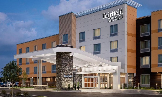 Crete Hotel | Fairfield Inn & Suites - Crete