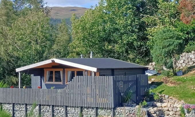 Fort Augustus Cabin | Fairvine Cabin/Fort Augustus/Mtn View/Pet Friendly