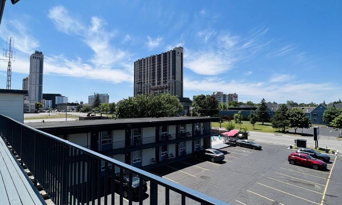 Fallsview Hotel | Fairway Inn by the Falls