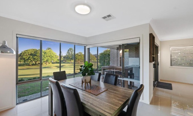 Windaroo Apartment | Fairway Village @ Windaroo Lakes Golf Club