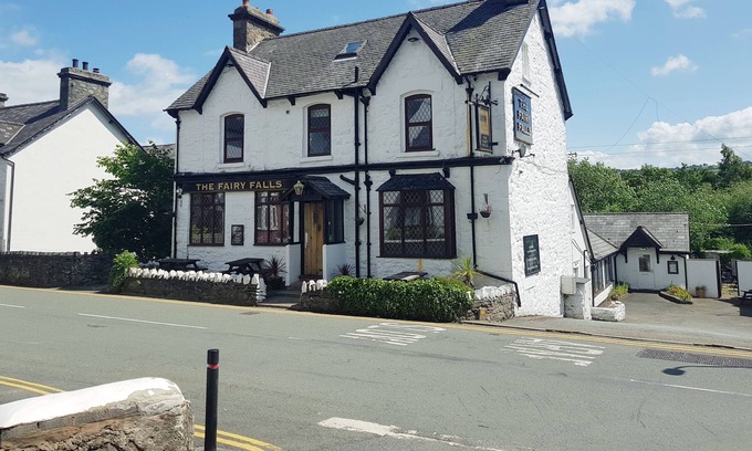 Trefriw Hotel | Fairy Falls Hotel