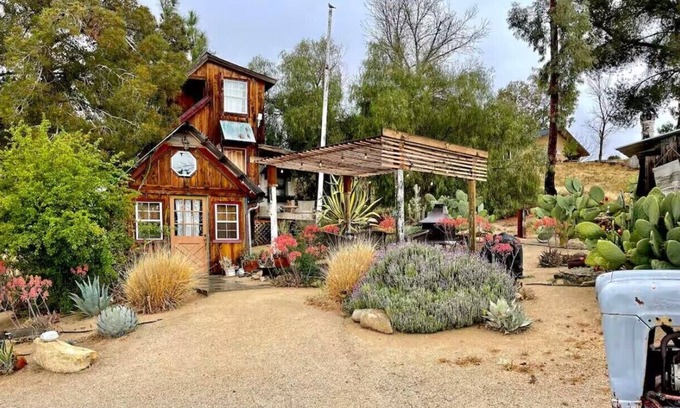Paso Robles Cabin | Fairy Tale Cottage- Tiny House- Paso Robles