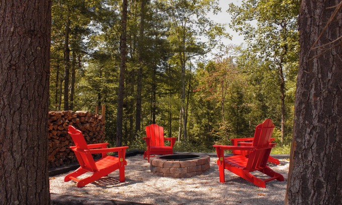 Campton Cabin | Fall Colors - Secluded - Hot Tub - Pet Friendly - Fire Pit - 6 Minutes to Gorge