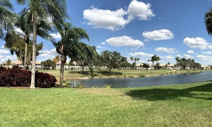 Tropical Cove Condo | Fall Country Club Golf Promotion! 2 Bed/Bath Beautiful Condo in Ft Myers