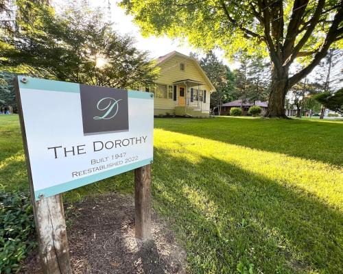 Saint Joseph House | Fall Getaway with Private Wooded space on Ravine Lot