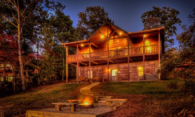 Mineral Bluff Cabin | Fallen Leaf by Escape to Blue Ridge
