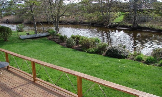 Falmouth House | Falmouth Breezes on the Cape