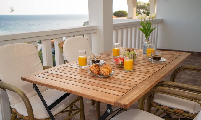 Potocnica Apartment | Familien-apartment am Strand mit Pool, Wlan, Balkon, Meerblick, für 5 Personen