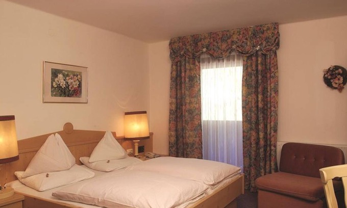 Dienten am Hochkoenig House | Familienzimmer mit Dusche od. Bad, 1-3 Nächte - Hotel Salzburger Hof