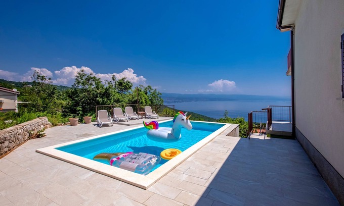 Opatija House | familly - friendly, quiet neighborhood, splendid view,