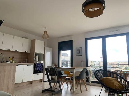 Saint-Cyr-l'Ecole Apartment | Family Appartment with balcony