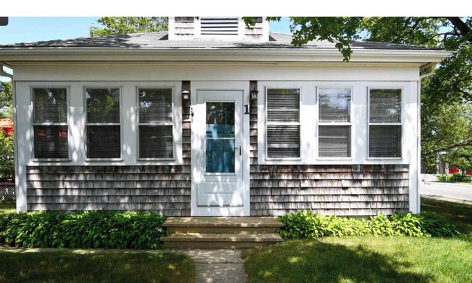 Oak Bluffs Cottage | Family cottage in Oak Bluffs. Close to town