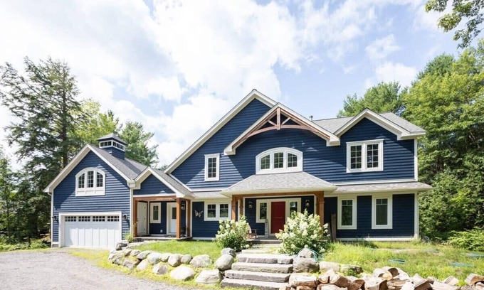 Bala Cottage | Family Cottage on beautiful Moon River, Bala, Muskoka