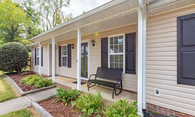 Barium Springs House | Family & Couples Haven + King Suite+ Fence & Firepit Near Lake Norman State Park