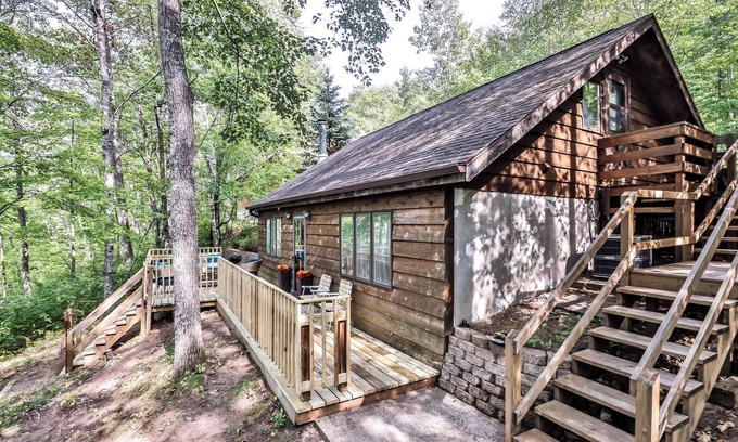 Arbor Vitae Cabin | Family & Dog Friendly- Private Year Round Lakefront Cabin with dock