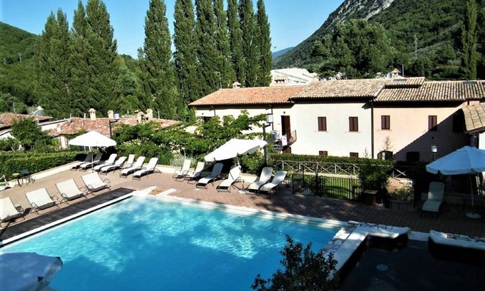 Foligno House | Family Escape With Pools and Sauna