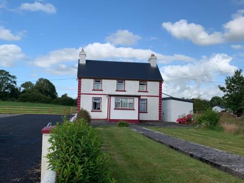 Corrandulla House | Family Farmhouse