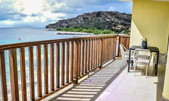 Jan Thiel Resort | Family friendly 2 Bedroom condo in Palapa Beach Resort