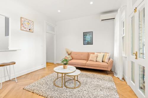 Millers Point Apartment | Family Friendly 2BR Apartment w/Seaview Balcony