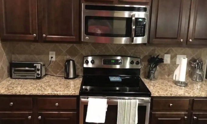 Graniteville House | Family Friendly 5 BR 3 BA Home