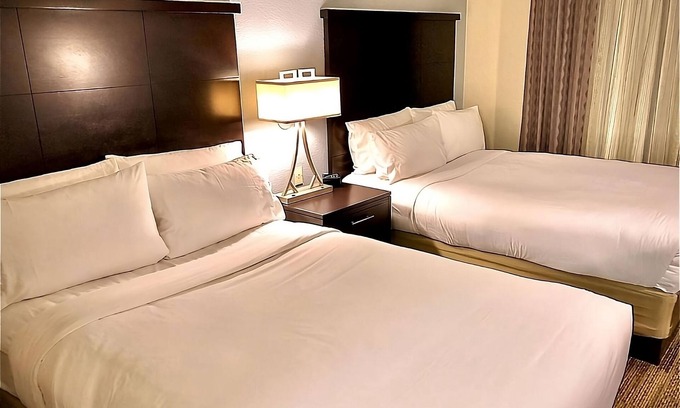 San Bruno Resort | Family-friendly Accommodation! Pets Allowed, Onsite Parking, FREE Breakfast!