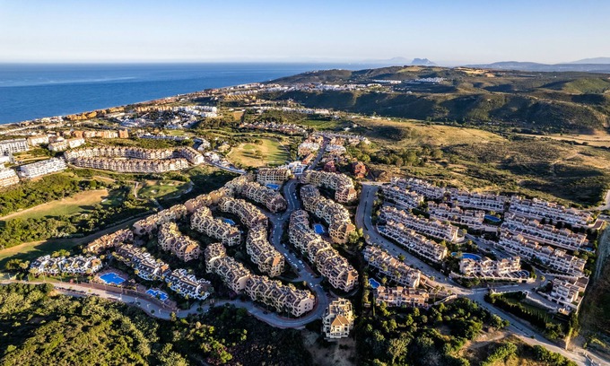 Castillo de Sabinillas Condo | family-friendly and air-conditioned
