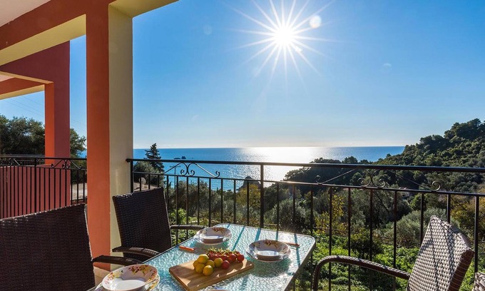 Parelia Apartment | Family Friendly Apartments With a Swimming Pool on Pelekas Beach