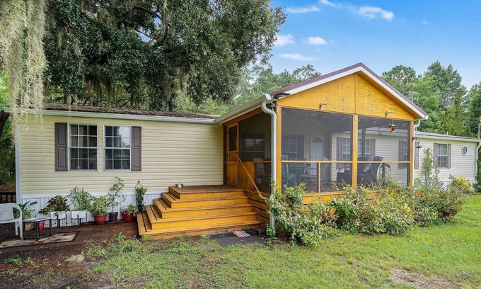 Seabrook Other | Family Friendly, Equine Friendly,