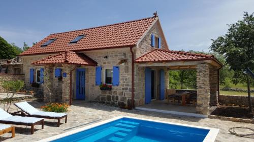 Oklaj House | Family friendly house with a swimming pool Puljane, Krka - 11688