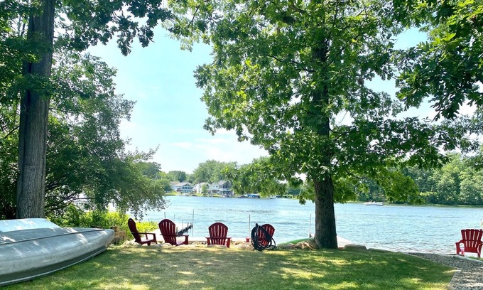 Argentine House | Family friendly lakefront home on all-sports chain of lakes in Genesee County
