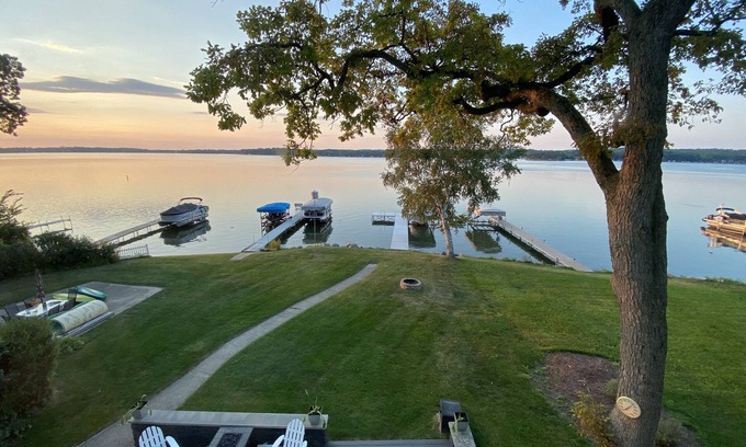 Colgate House | Family Friendly Lakehouse - Directly on the lake with spacious pier