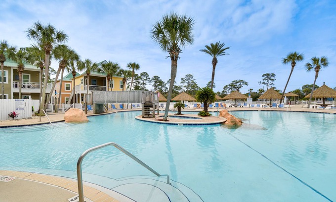 Ono Island House | Family-Friendly Pensacola Home < 1 Mi to Beach!