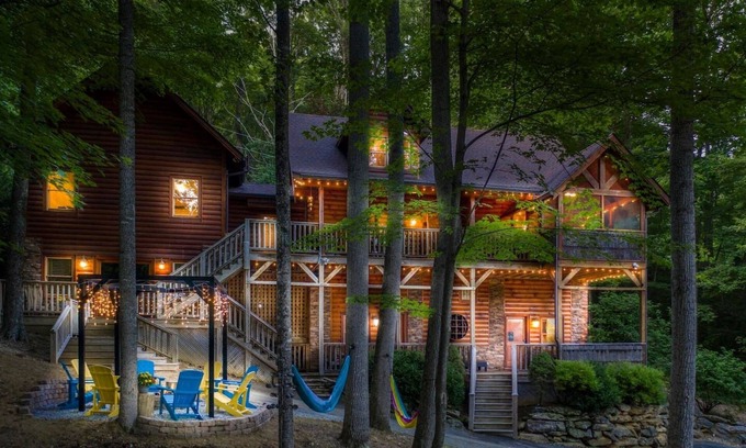 Banner Elk Cabin | Family Getaway|Mystic Glow Jungle|KidsSafari|HotTub|Pets|Firepit|Luxe Amenities