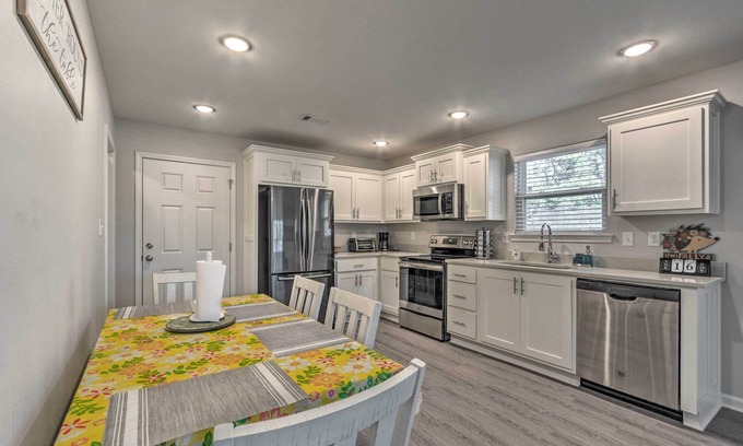 Little Rock Cottage | Family Home ~ 5 Mi to Downtown Little Rock!
