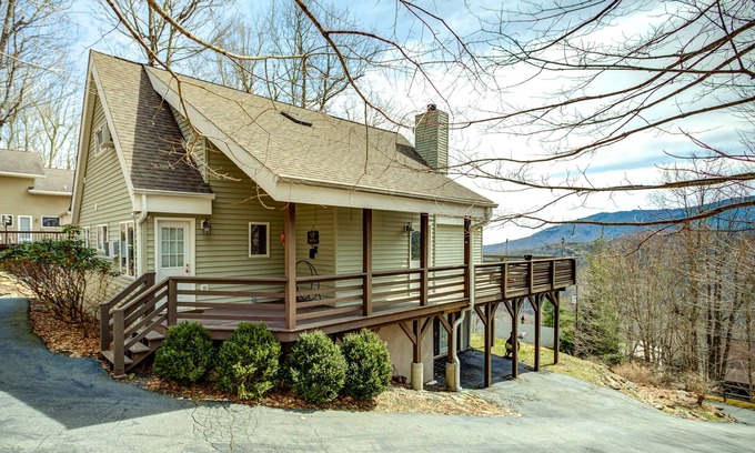 Seven Devils House | Family Home, Amazing View of Mtns - .5 mile from Snow Tubing