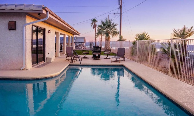 Lake Havasu City House | Family Home! VIEWS - Pool - Pool Table - Boat Garage - Sleep 16 - Fire Pit