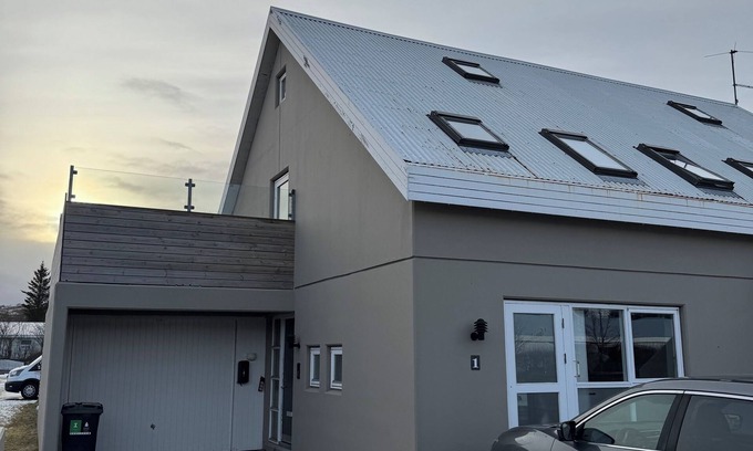 Mosfellsbaer House | Family house in Mosfellsbær