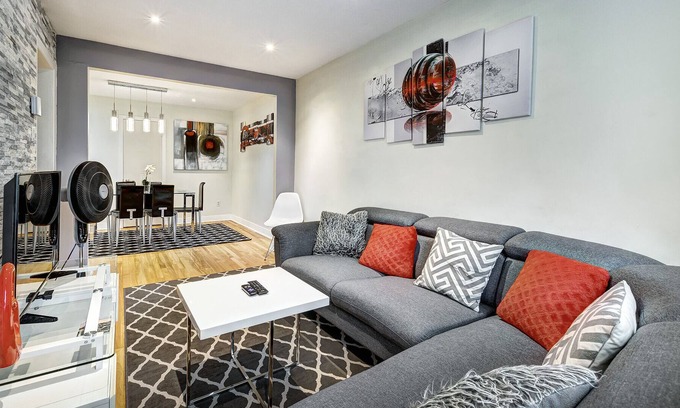 Sainte-Marie Condo | Family Nest - Luxury Apartment - walking distance from Metro - 2 Bedrooms
