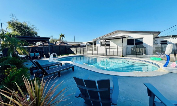 Driftwood House | Family Oasis II Private Pool House II Hard Rock Hollywood