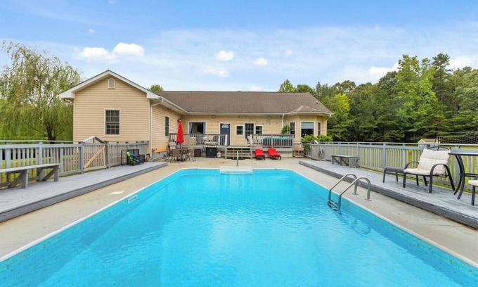 Conestee Apartment | Family Poolside Oasis w/Yard+Guest Suite 5BR/4BA