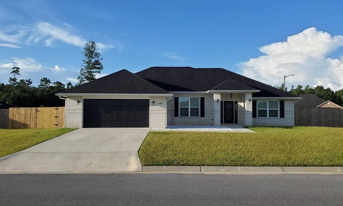 Harold House | Family Time & Tides, Charming 3-bedroom home with WiFi, AC in peaceful Milton