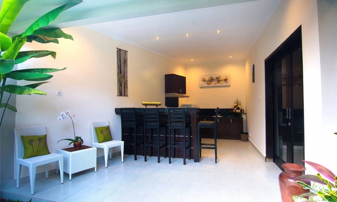 Denpasar Barat Villa | Family Two Bedroom Villa include Breakfast