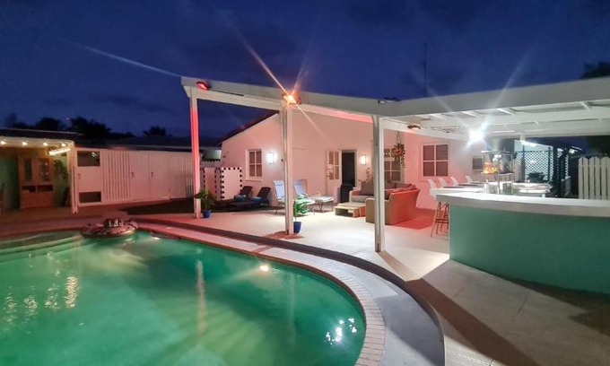 Willemstad Villa | Family Villa with big pool and absolute privacy