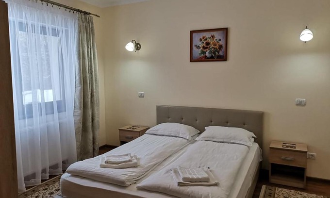 Fagaras House | Fantanita Craiesei