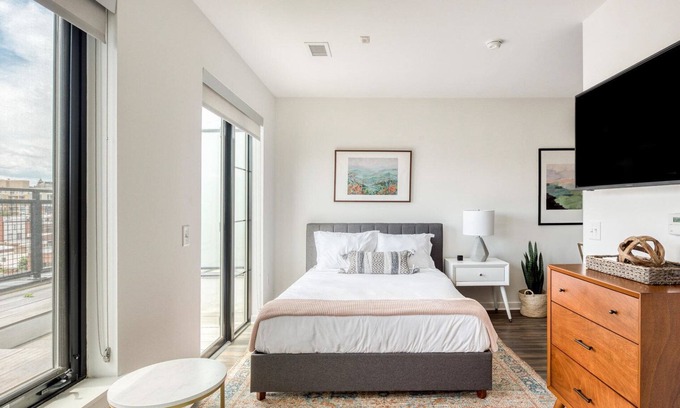 Shaw Apartment | Fantastic Shaw Studio w/Laundry, near Foodie Area, by Blueground